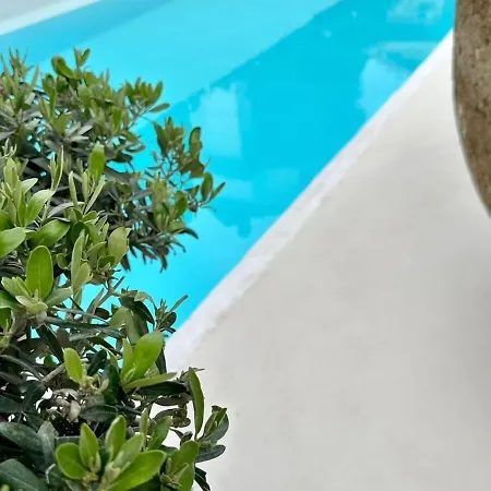 To Be Social House Hotell 3*