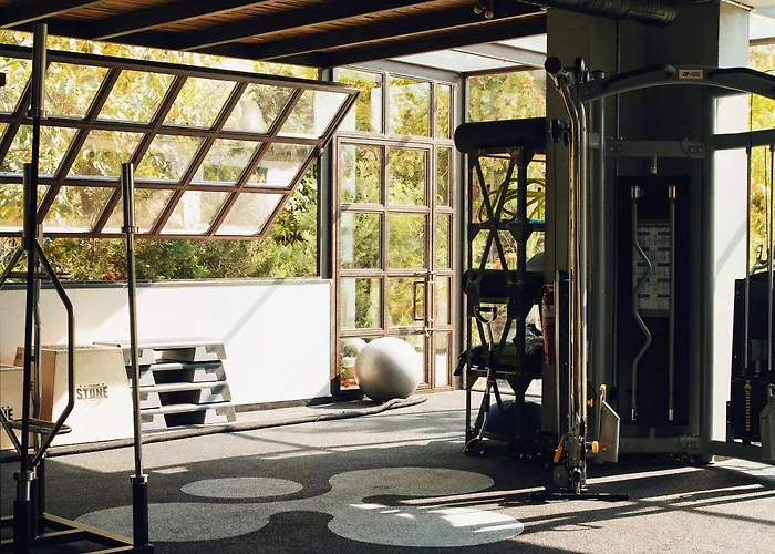 Hotel To Be Social House 3*