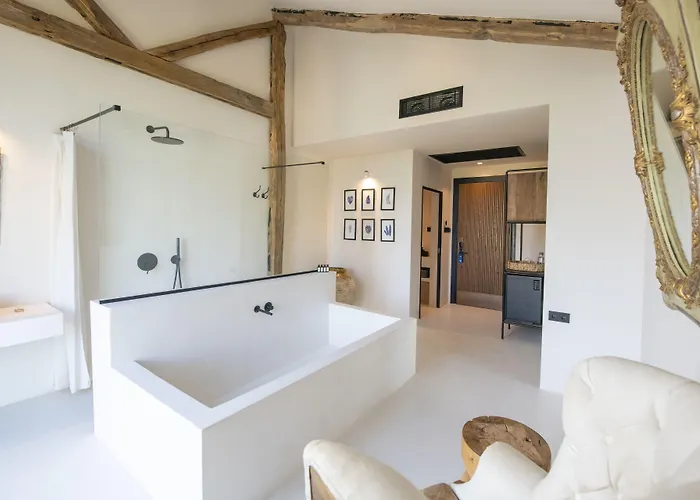 To Be Social House Hotel 3*