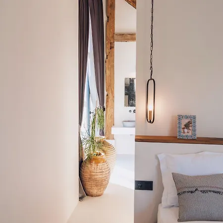 Hotel To Be Social House