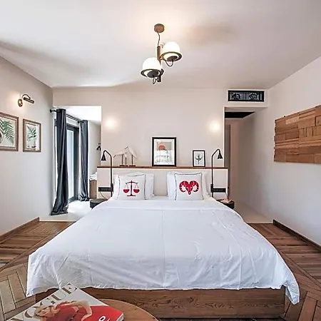 To Be Social House Hotel 3*
