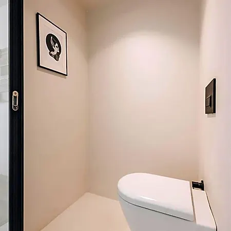 Hotel To Be Social House
