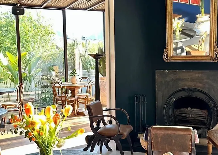 To Be Social House フェティエ