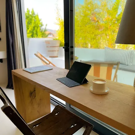 To Be Social House 3*